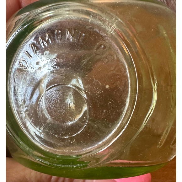 Uranium glass salt shaker with removable metal lid rare Hocking glass - Picture 7 of 10